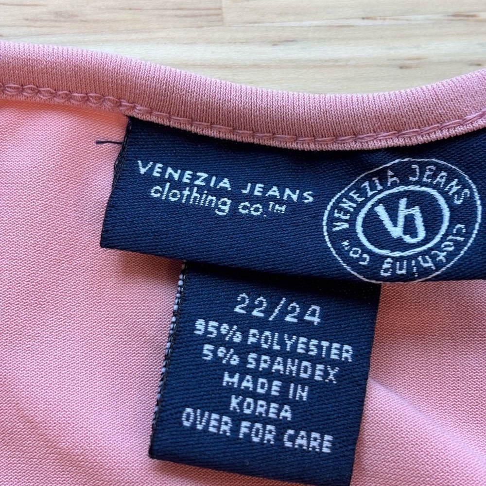 Venezia Jeans clothing co Elegant Mauve Women's Blouse - Picture 6 of 8